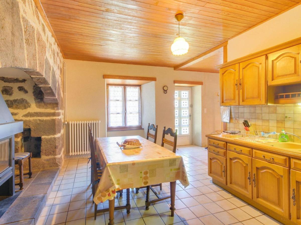 Beautiful Villa In The Parc Des Volcans D Auvergne Vic-sur-Cère Buitenkant foto