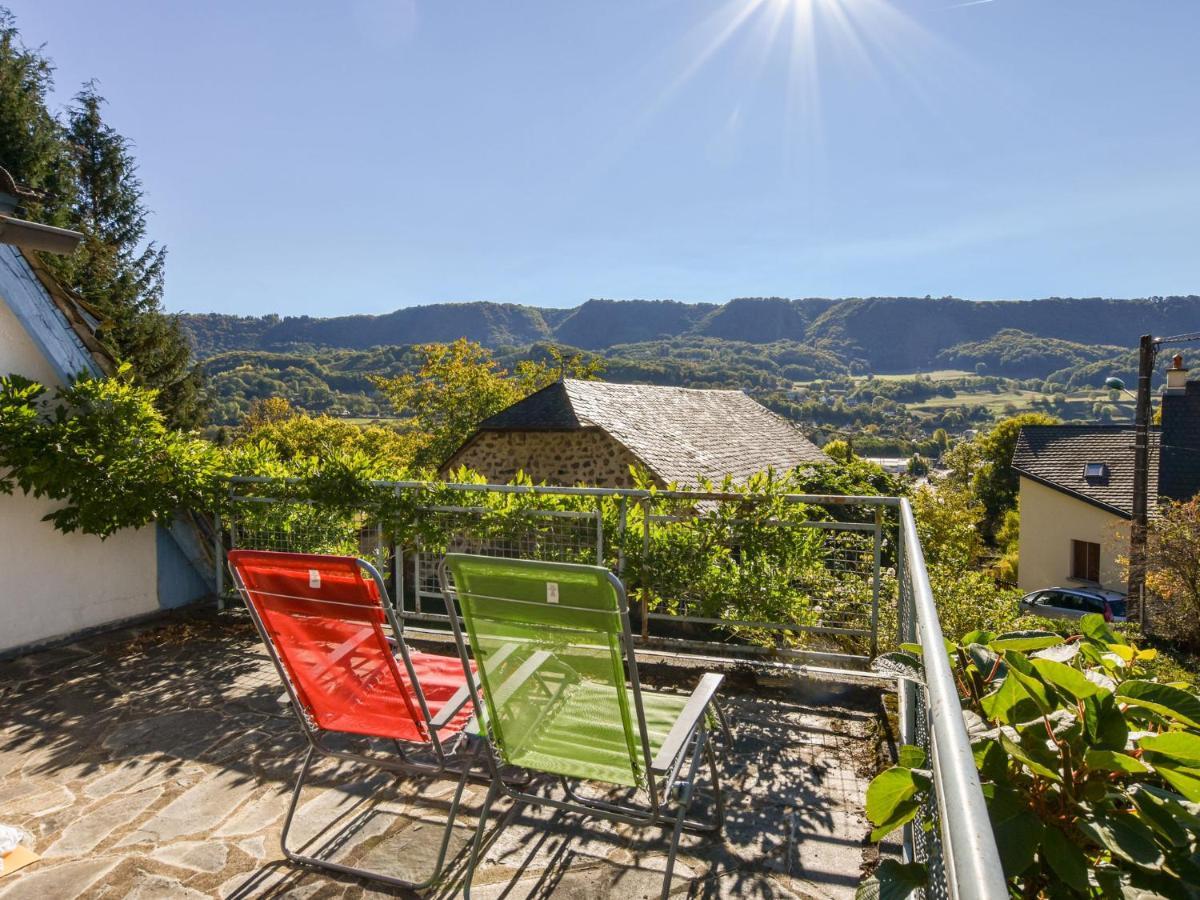 Beautiful Villa In The Parc Des Volcans D Auvergne Vic-sur-Cère Buitenkant foto