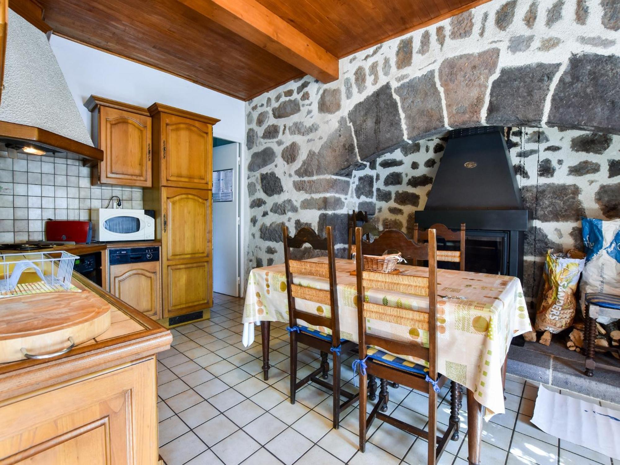 Beautiful Villa In The Parc Des Volcans D Auvergne Vic-sur-Cère Buitenkant foto