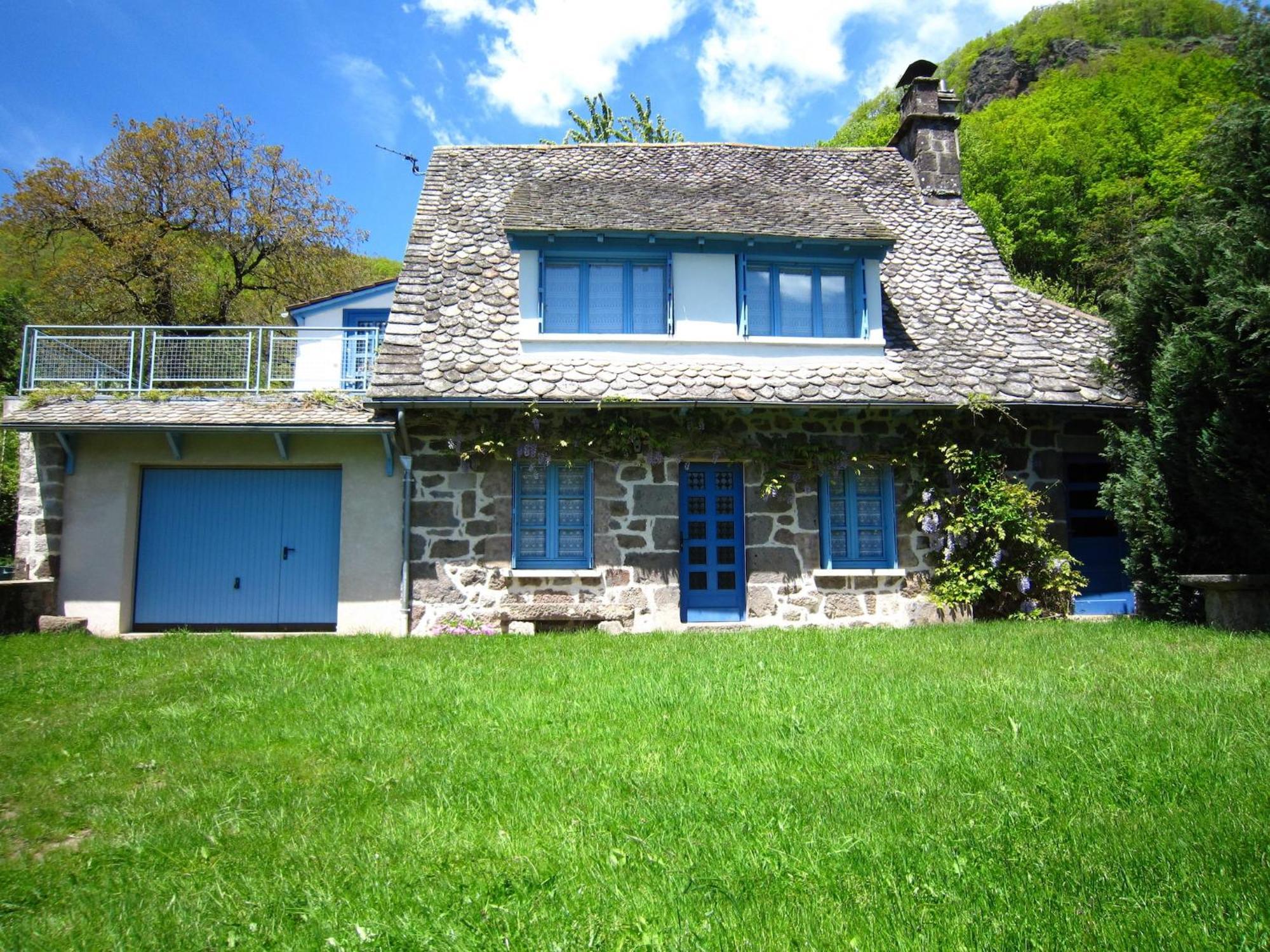 Beautiful Villa In The Parc Des Volcans D Auvergne Vic-sur-Cère Buitenkant foto
